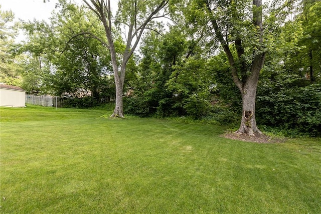 433 Wyndhurst Dr, Moon/Crescent Twp, PA 15108 - view of yard