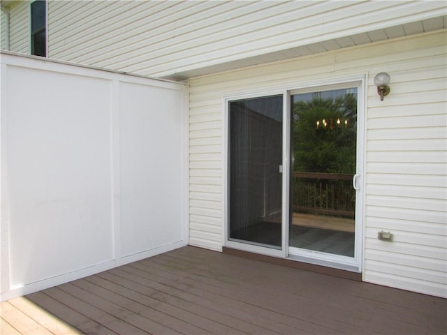 6921 Spring Valley Ln, Murrysville, PA 15632 - view of wooden terrace