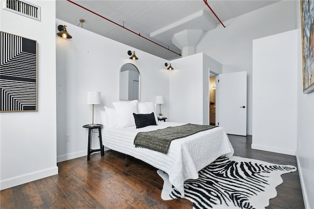 5850 Centre Ave Unit 605, Shadyside, PA 15206 - bedroom featuring wood finished floors