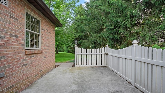 103 Cambridge Ct, Springdale Twp, PA 15049 - view of patio / terrace