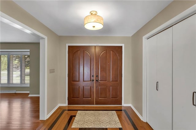 425 Ridge Rd, Hempfield Twp Wml, PA 15601 - foyer entrance with wood finished floors and baseboards