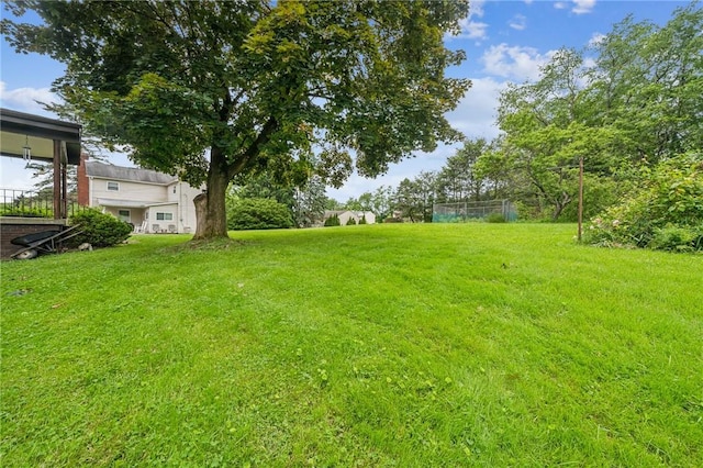 215-217 Fairlawn Dr, Monroeville, PA 15146 - view of grassy yard