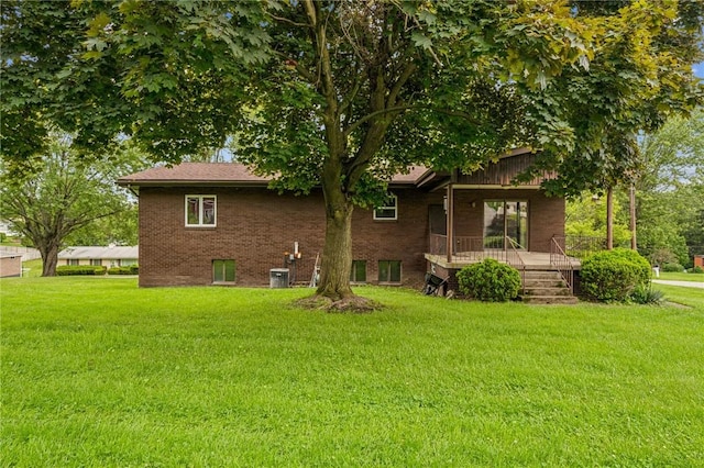 215-217 Fairlawn Dr, Monroeville, PA 15146 - view of side of home featuring brick siding, a yard, and a porch