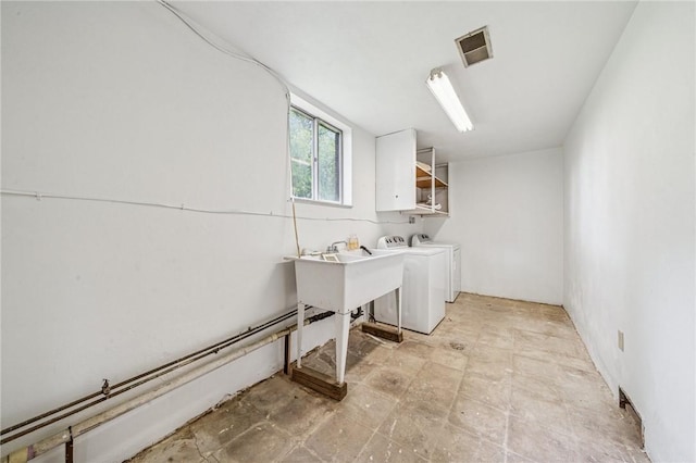 215-217 Fairlawn Dr, Monroeville, PA 15146 - laundry room featuring washer and clothes dryer