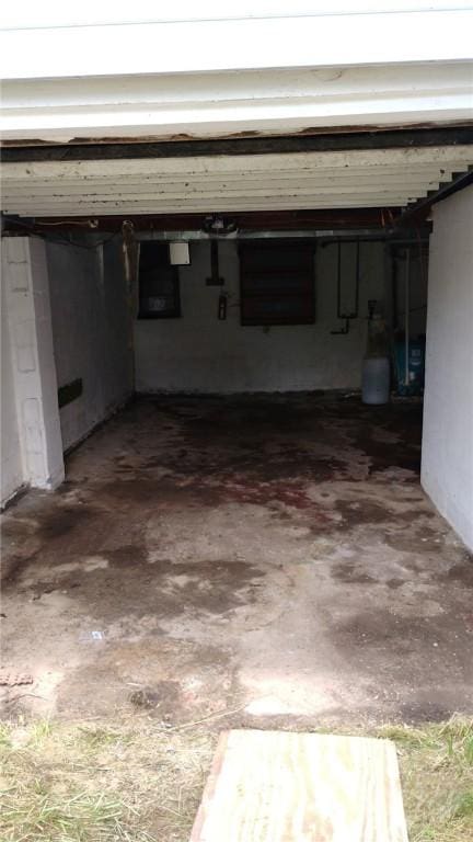 594 E Main St, Pine Twp Mer, PA 16127 - view of garage