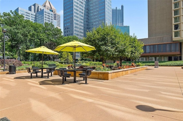 320 Fort Duquesne Blvd Unit 26N, Downtown Pgh, PA 15222 - view of property's community featuring a view of city