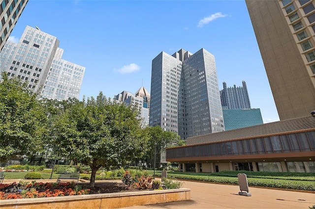 320 Fort Duquesne Blvd Unit 26N, Downtown Pgh, PA 15222 - surrounding community with a view of city