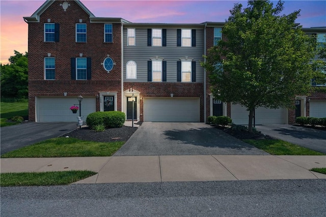 1006 Grey Fox Cir, Bridgeville, PA 15017 - photo 2