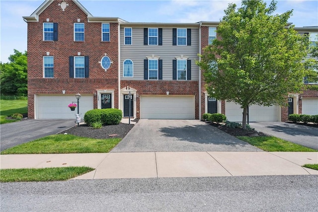 1006 Grey Fox Cir, Bridgeville, PA 15017 - photo 1