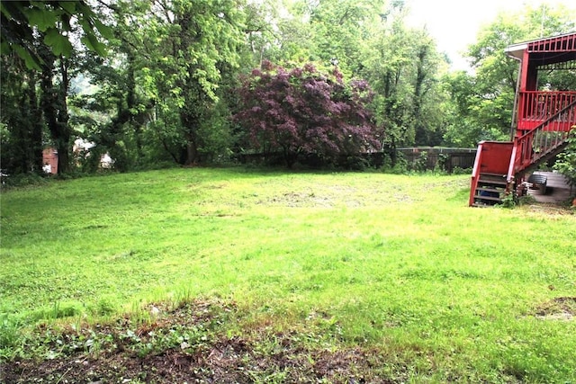 200 School St, Green Tree, PA 15220 - view of green lawn with stairway
