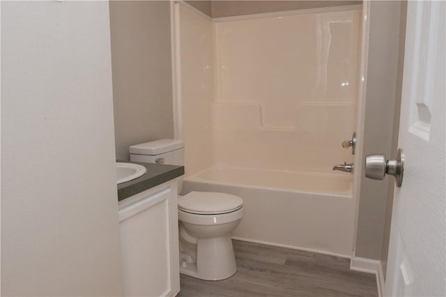 824 Emerson Ave, Farrell, PA 16121 - full bathroom featuring vanity, wood finished floors, and shower / tub combination