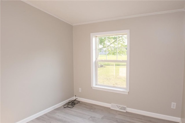 824 Emerson Ave, Farrell, PA 16121 - empty room with light wood finished floors and ornamental molding