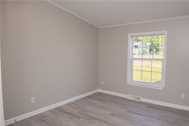 824 Emerson Ave, Farrell, PA 16121 - unfurnished room featuring wood finished floors and ornamental molding