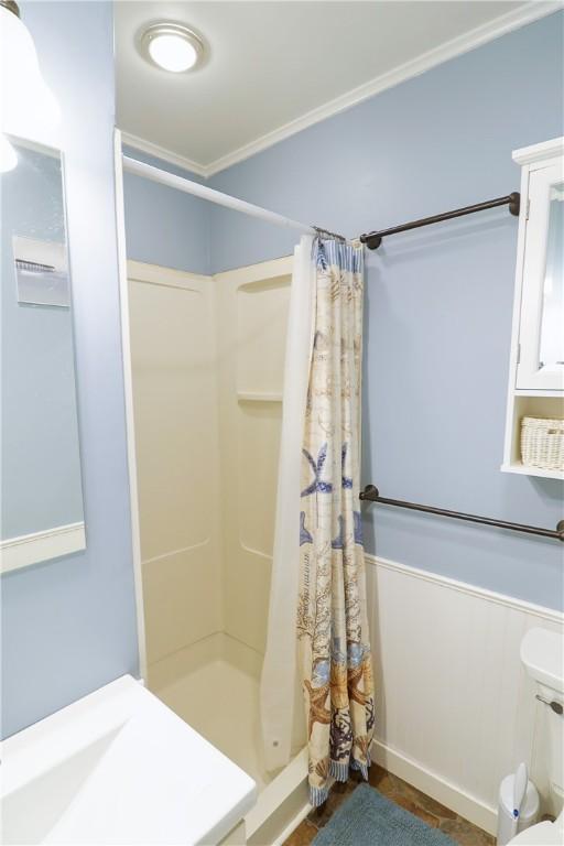 248 Laddie Dr, Canton Twp, PA 15301 - full bath featuring a stall shower and vanity