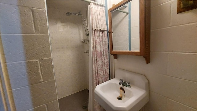93 8th Ave, Ross Twp, PA 15229 - bathroom with a shower stall and a sink