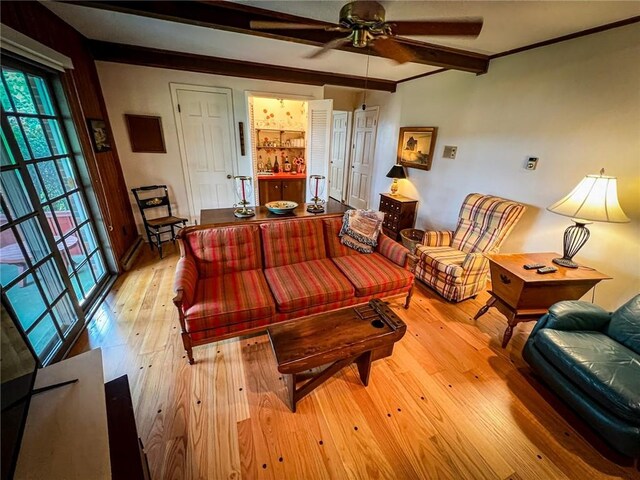 123 W Muntz Ave, Twp Of But Se, PA 16001 - living area featuring light wood finished floors and ceiling fan