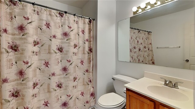 3011 Meyeridge Rd, Shaler, PA 15209 - bathroom with vanity and a shower with shower curtain