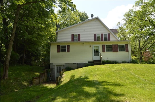 3244 Maple Ln, Jamestown Cra, PA 16134 - rear view of house featuring entry steps and a yard