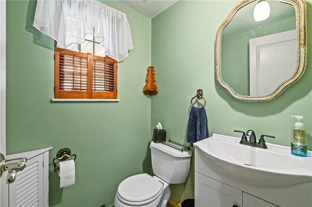 401 Middlesex Rd, Elizabeth Twp/Boro, PA 15135 - half bathroom featuring vanity and toilet