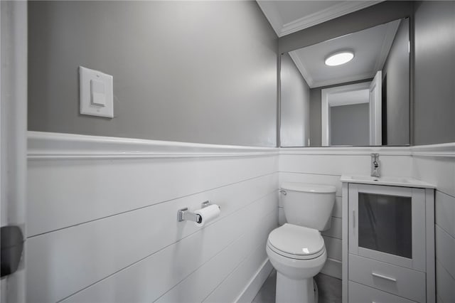 736 Shenango Stop Rd, Shenango Twp Law, PA 16101 - half bathroom featuring ornamental molding, vanity, and a decorative wall