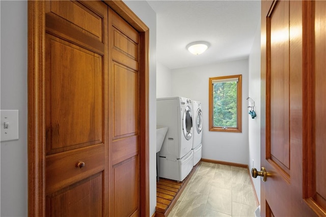 10174 Woodbury Dr, Mccandless, PA 15090 - laundry room featuring independent washer and dryer and baseboards