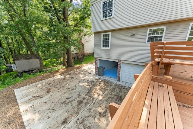 320 Penn Lear Ct, Monroeville, PA 15146 - wooden terrace featuring a garage and a shed