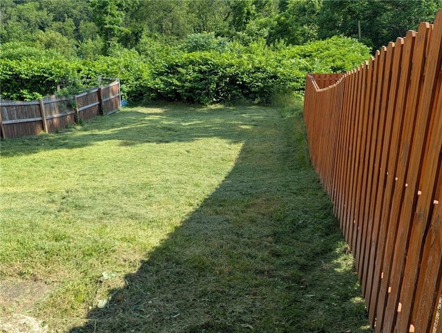 830 Dunster St, Brookline, PA 15226 - view of yard with a wooded view