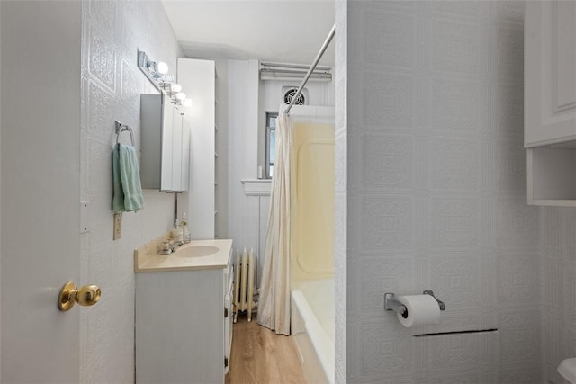 813 S Braddock Ave Unit 5, Regent Square, PA 15221 - bathroom with vanity, shower / tub combo, and wood finished floors