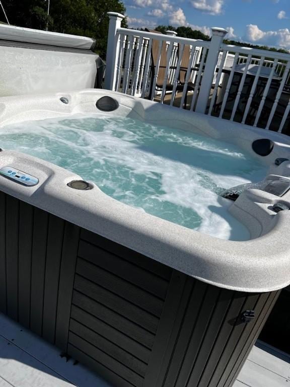 516 Chestnut Ridge Rd, Amwell, PA 15301 - exterior view of a jacuzzi