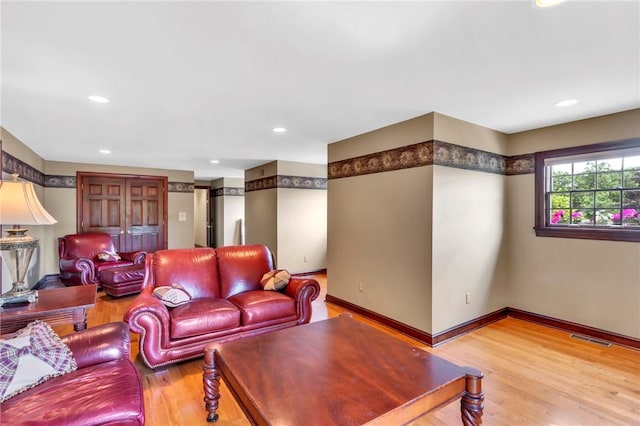 7023 Fair Oaks Dr, Export, PA 15632 - living room featuring light wood-style flooring and recessed lighting
