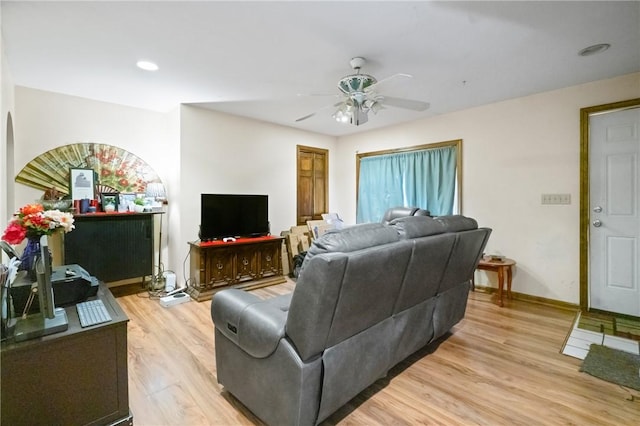 324 Linden Ave, Sharpsburg, PA 15215 - living room with a ceiling fan, light wood-style floors, and recessed lighting