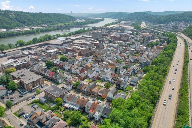 324 Linden Ave, Sharpsburg, PA 15215 - aerial view of property and surrounding area with a large body of water and a main thoroughfare
