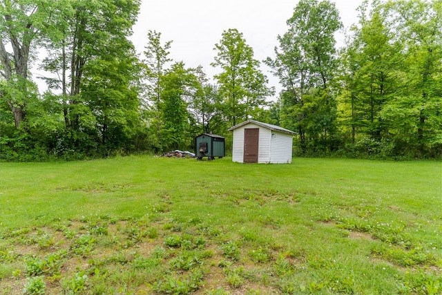 840 Sunol Rd, Deer Creek, PA 16314 - view of green lawn featuring a shed