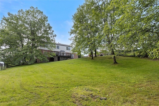 403 Lundy Ct, Cranberry Twp, PA 16066 - view of grassy yard featuring a wooden deck
