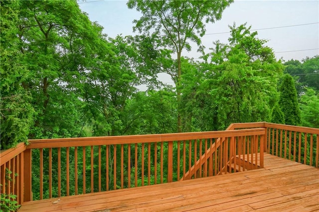 135 Jarod Dr, Moon/Crescent Twp, PA 15108 - view of deck