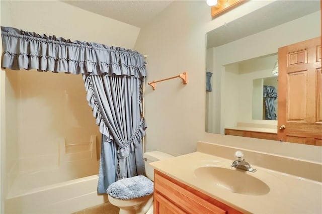 135 Jarod Dr, Moon/Crescent Twp, PA 15108 - bathroom featuring shower / tub combo and vanity