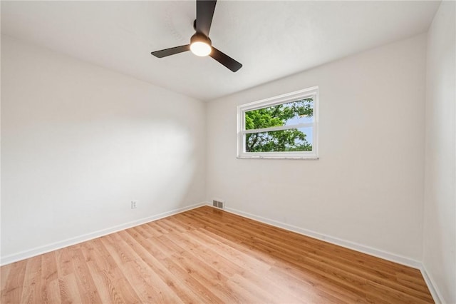 4154 Steiger St, Castle Shannon, PA 15234 - empty room with light wood finished floors and ceiling fan