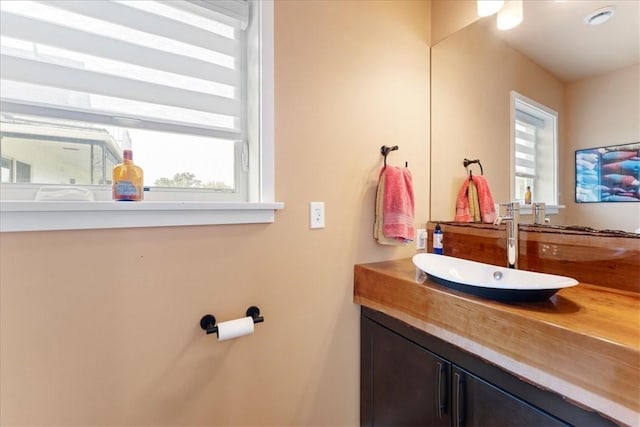 548 Penn St, Verona, PA 15147 - bathroom with vanity