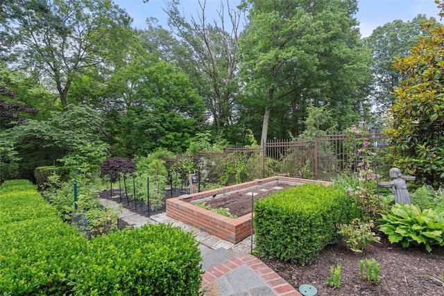 1909 Highgate Rd, Upper St Clair, PA 15241 - view of yard with a garden