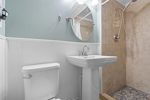 95 Karen Dr, Buffalo Twp Wsh, PA 15301 - bathroom with wainscoting and a tile shower