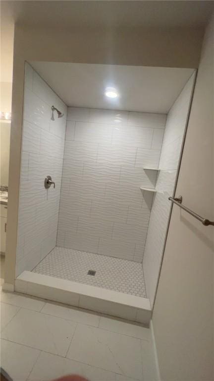 150 Shady River Blvd Unit 56A, Economy, PA 15005 - bathroom featuring a tile shower and recessed lighting