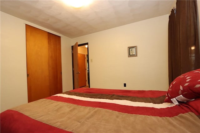 3244 37th St, Chippewa Twp, PA 15010 - bedroom featuring a closet