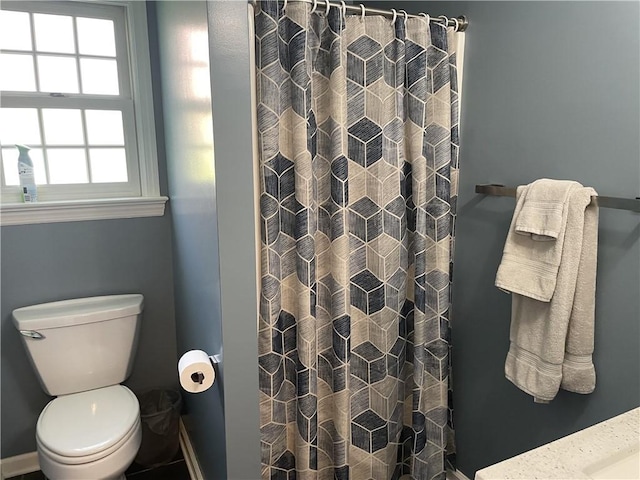 10240 Roseway Blvd, North Huntingdon, PA 15642 - bathroom featuring a shower with curtain