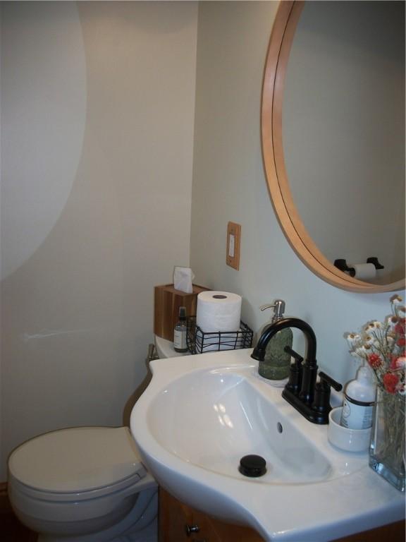 228 S Market St, Carmichaels/Cumblnd, PA 15320 - photo 14