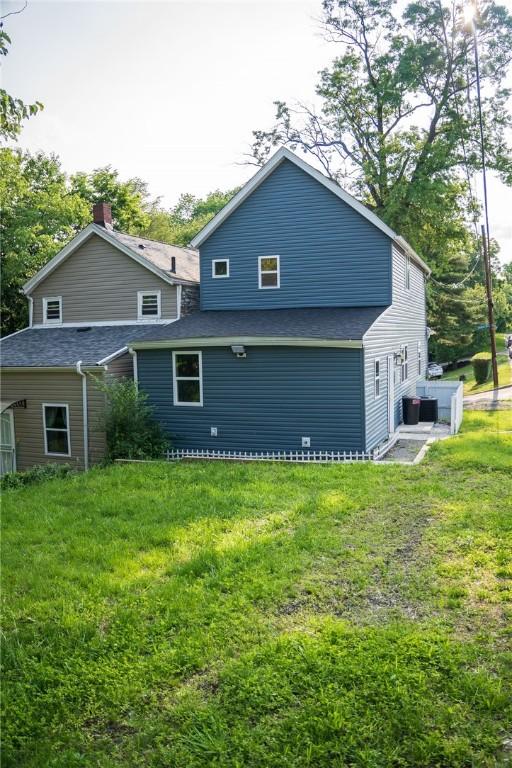428 Donna, Garfield, PA 15224 - view of side of property with a yard