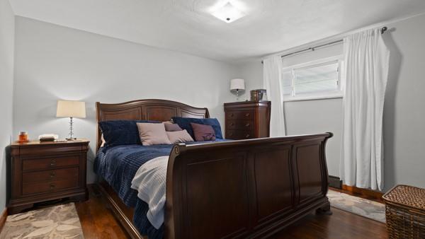 1657 Pembroke Dr, Pittsburgh, PA 15243 - bedroom featuring wood finished floors