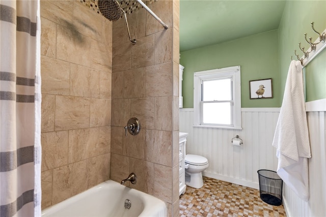 12091/2 Vance Ave, Coraopolis, PA 15108 - full bathroom featuring a wainscoted wall and shower / bath combination with curtain