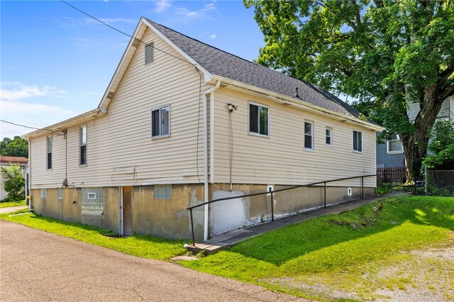 12091/2 Vance Ave, Coraopolis, PA 15108 - view of side of home