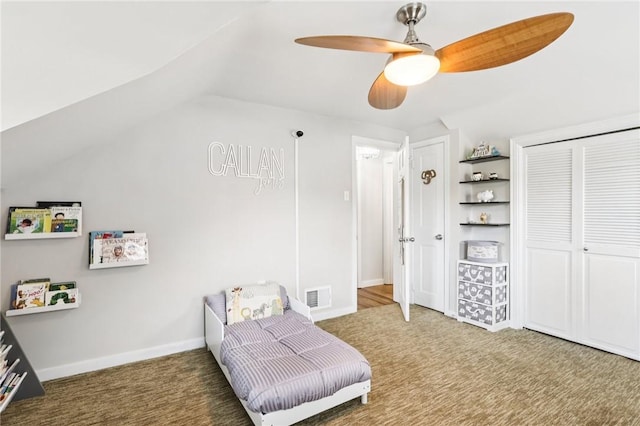 2805 Hamilton Ave, Shaler, PA 15116 - living area featuring carpet flooring, lofted ceiling, and a ceiling fan