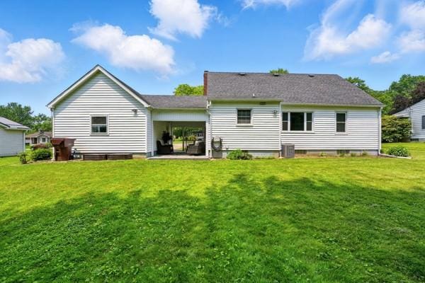 108 E Oakwood Way, Neshannock Twp, PA 16105 - back of property with a lawn and a patio